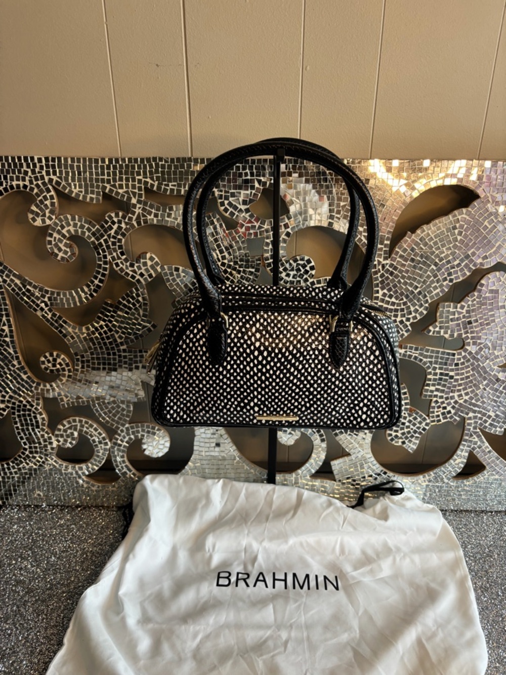 🌟Brahmin Glorieta leather shoulder bag black and white purse🌟 NWT